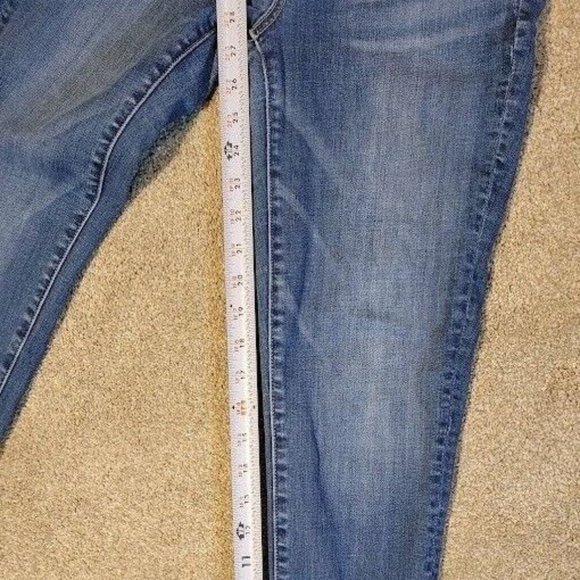 American Eagle Women's 6R Distressed Super High Rise Jegging (28x27.5") - Picture 10 of 10